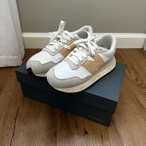 New Balance Shoes - New Balance 237 White Vintage Roses Women’s 7